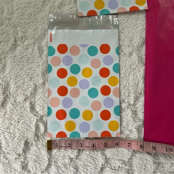 25ct - 15 9x6 and 10 10x13 Colorful Polka Dot and Pink Polymailer Bags - Picture 3 of 5